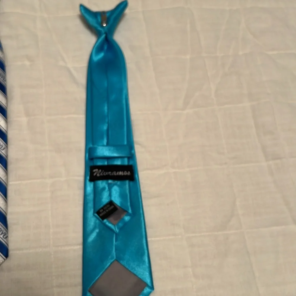 3 Boy’s neckties: excellent, like new